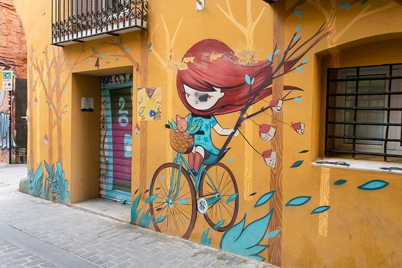 Valencia girl on bike color