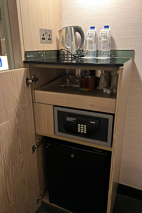 Rad Blu minibar